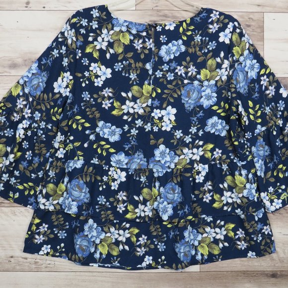 Time and Tru* Women's 3/4 Flared‎ Sleeve Pullover Boat Neck Blouse Size Large - Picture 3 of 9